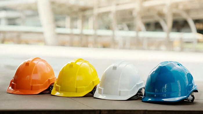رنگ کلاه های ایمنی به چه معناست؟